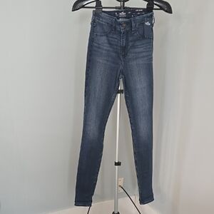 Hollister Woman's High Rise Jeans Leggins